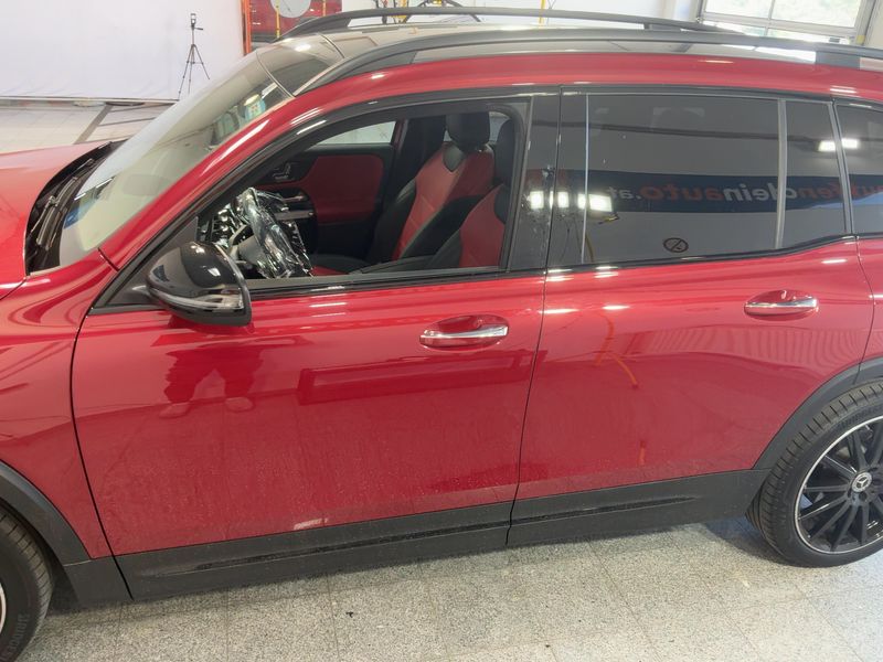 Mercedes-Benz GLB-Klasse GLB 250 4Matic AMG Line — zdjęcie 4