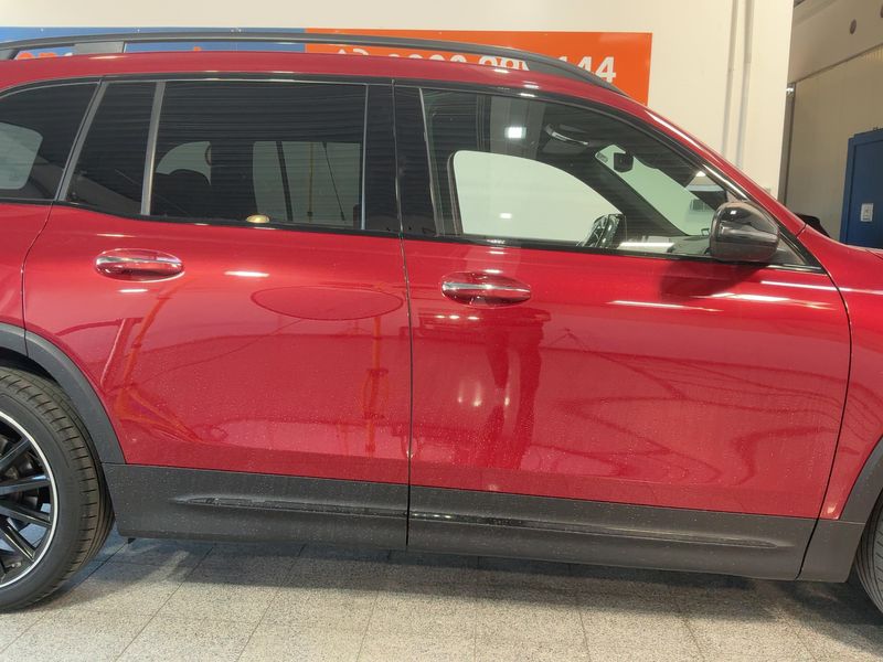Mercedes-Benz GLB-Klasse GLB 250 4Matic AMG Line — zdjęcie 7