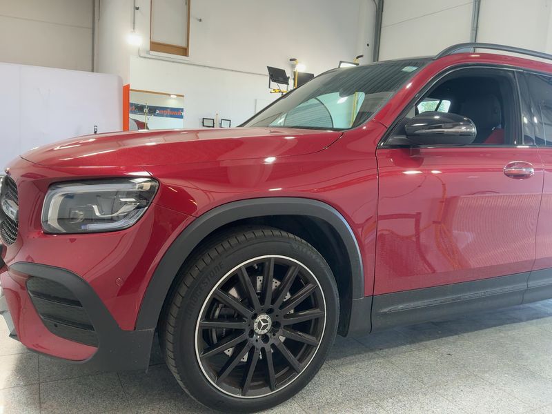 Mercedes-Benz GLB-Klasse GLB 250 4Matic AMG Line — zdjęcie 2