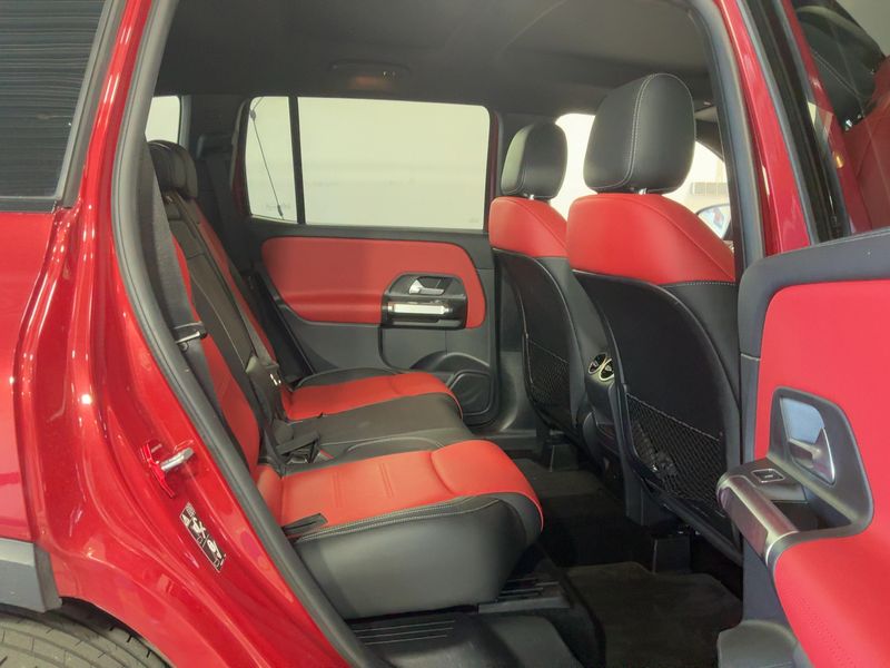 Mercedes-Benz GLB-Klasse GLB 250 4Matic AMG Line — zdjęcie 14