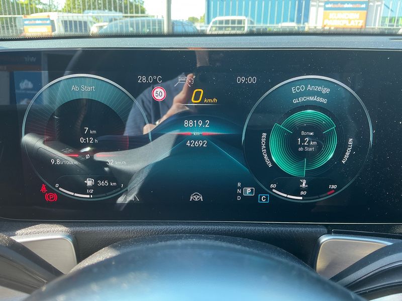 Mercedes-Benz GLB-Klasse GLB 250 4Matic AMG Line — zdjęcie 13