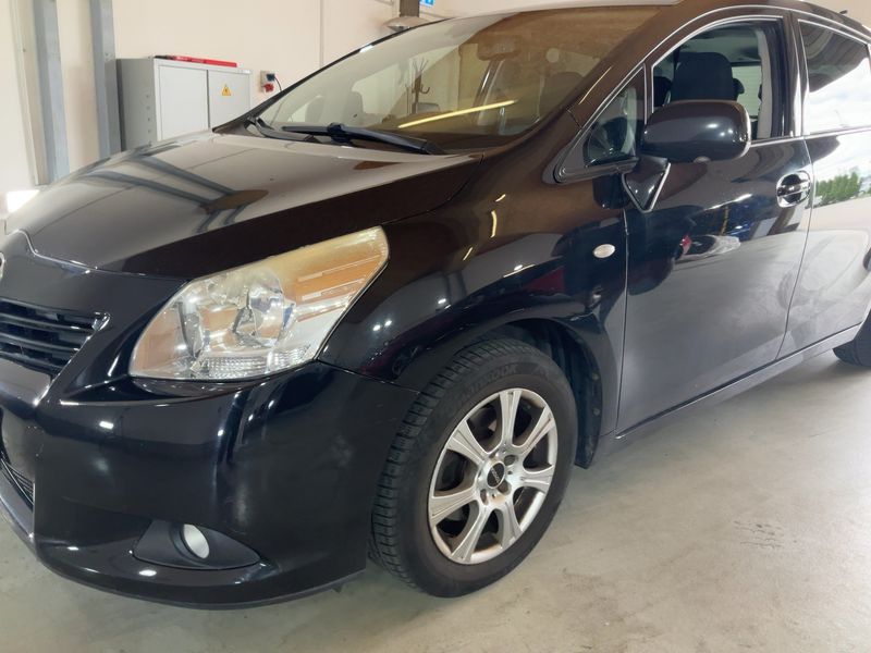 Toyota Verso 1.8 Comfort — zdjęcie 2