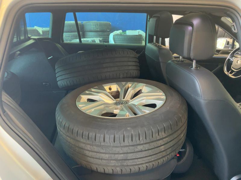 Volkswagen Passat Alltrack 2.0 TDI 4Motion BlueMotion Tech — zdjęcie 14