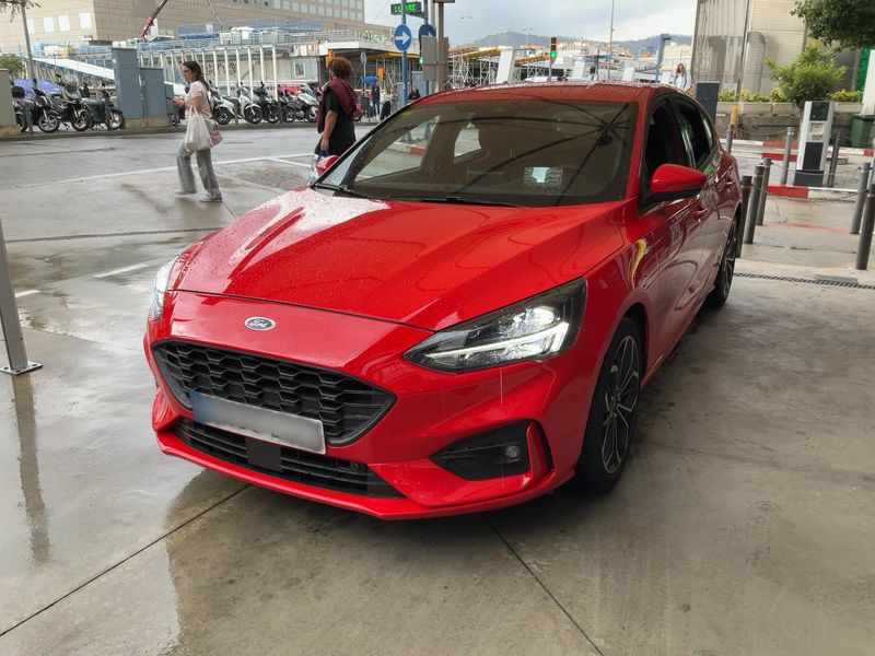 Ford Focus 1.0 EcoBoost Mild-Hybrid ST-Line — zdjęcie 1