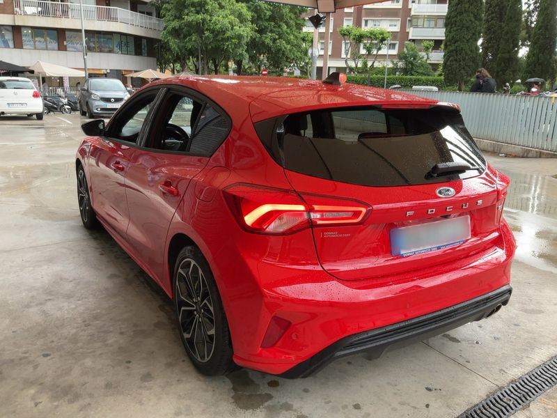 Ford Focus 1.0 EcoBoost Mild-Hybrid ST-Line — zdjęcie 3