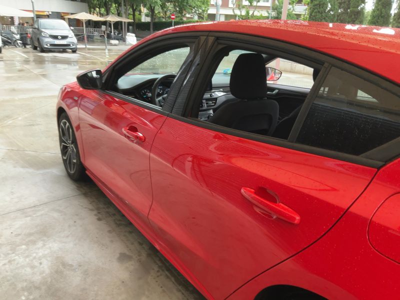 Ford Focus 1.0 EcoBoost Mild-Hybrid ST-Line — zdjęcie 4