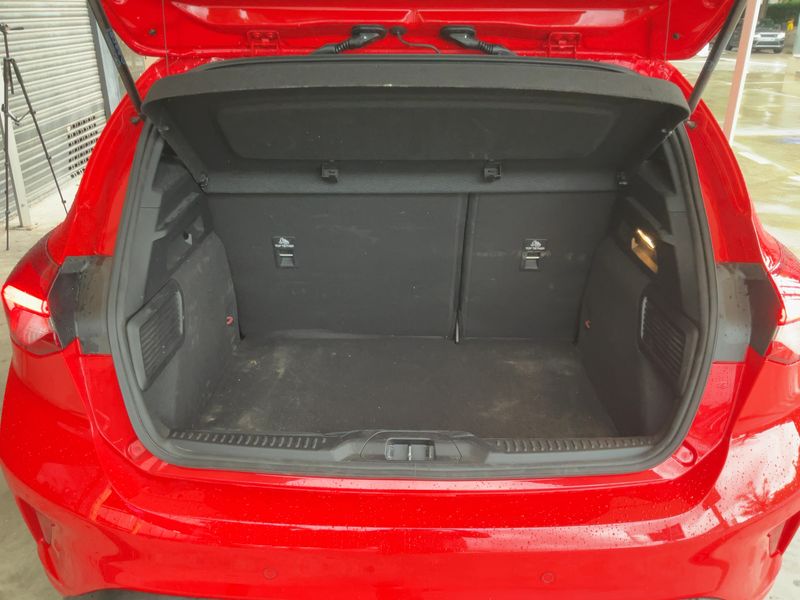 Ford Focus 1.0 EcoBoost Mild-Hybrid ST-Line — zdjęcie 10
