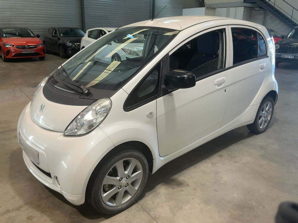 Peugeot iOn 2016 — photo 1