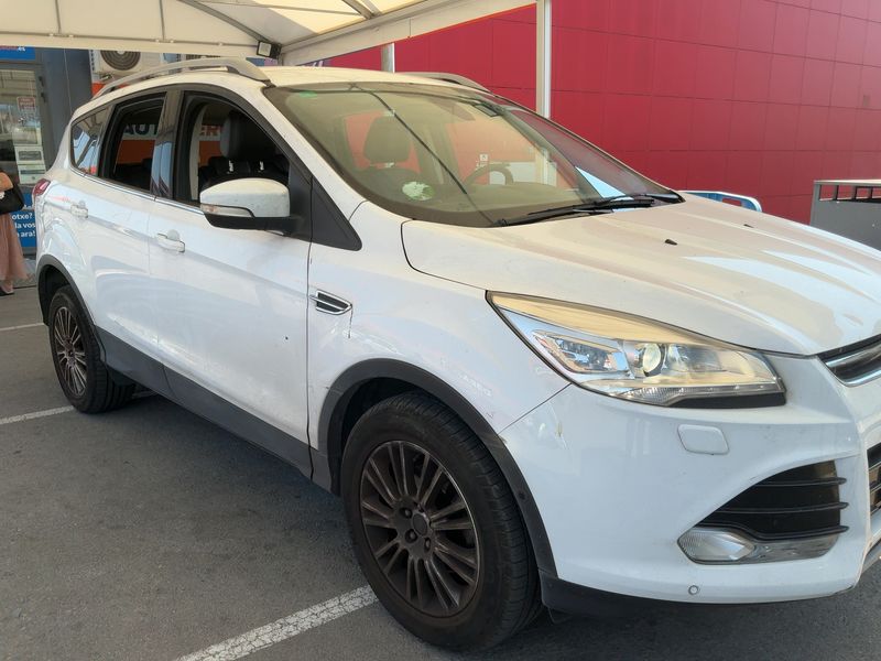 Ford Kuga 1.6 EcoBoost Titanium 2014 – снимка 12