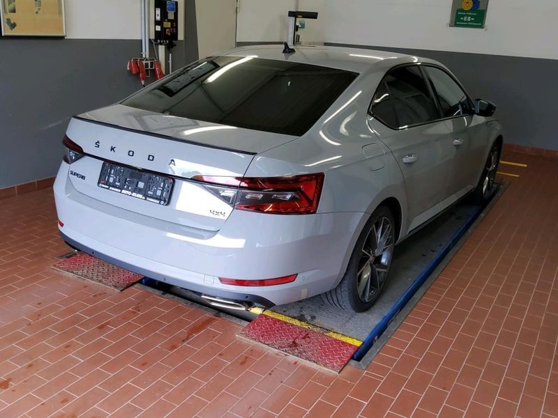 Skoda Superb 2.0 TSI SportLine 4x4 — zdjęcie 4