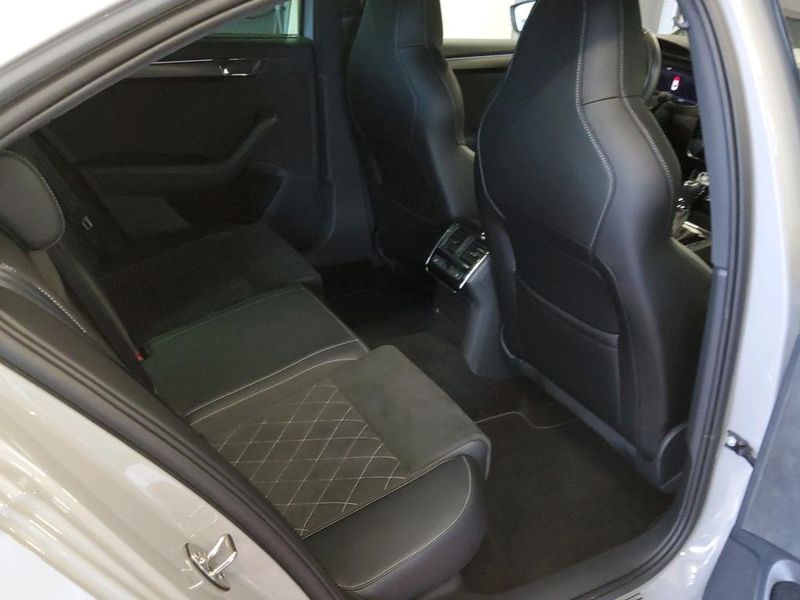 Skoda Superb 2.0 TSI SportLine 4x4 — zdjęcie 11