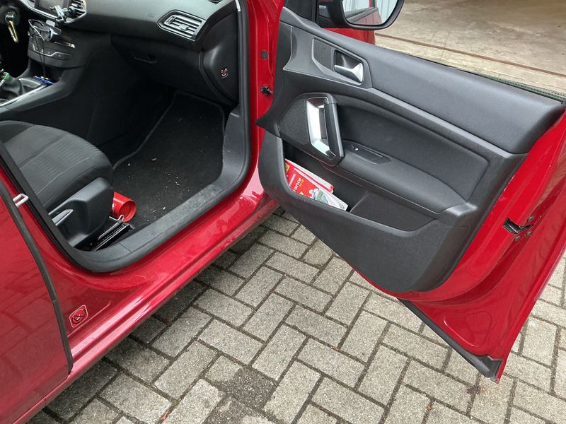 Peugeot 308 1.6 e-HDi Active 2015 – снимка 27