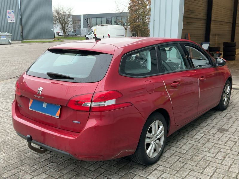 Peugeot 308 1.6 e-HDi Active — zdjęcie 6
