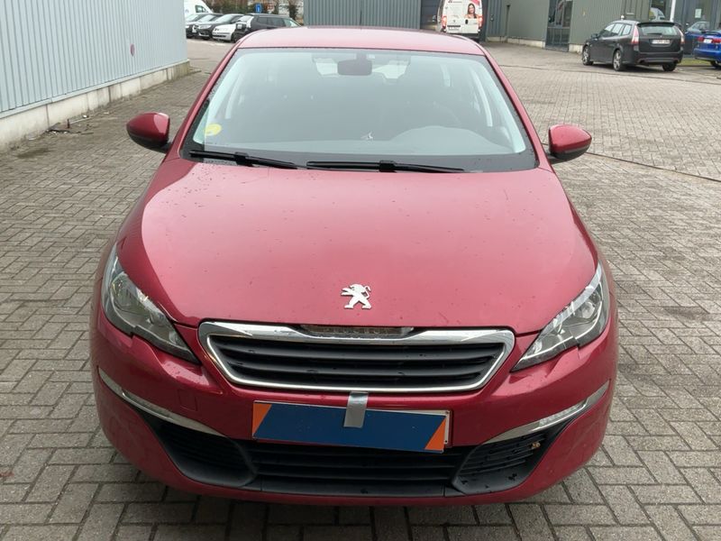 Peugeot 308 1.6 e-HDi Active — zdjęcie 9