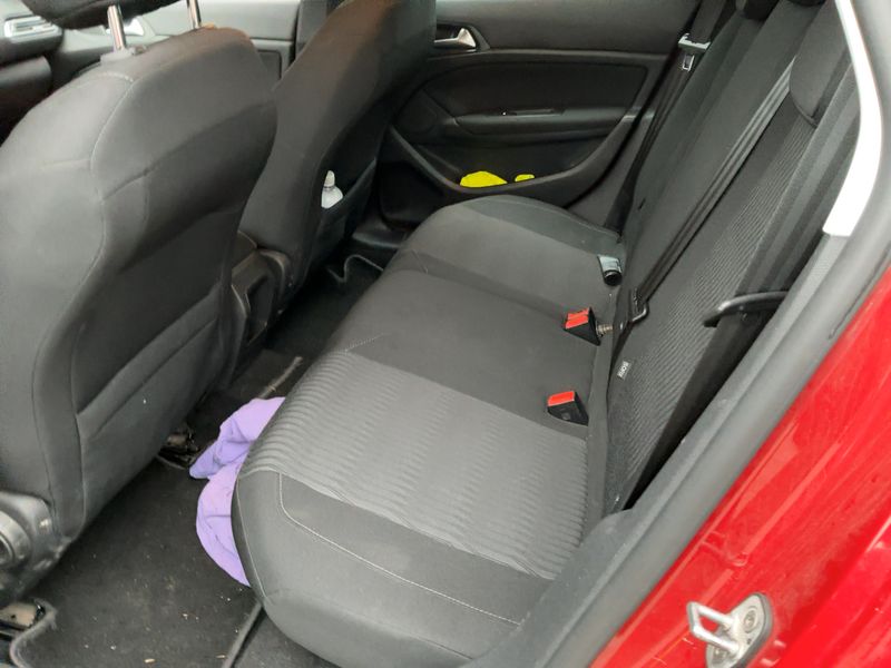Peugeot 308 1.6 e-HDi Active — zdjęcie 14