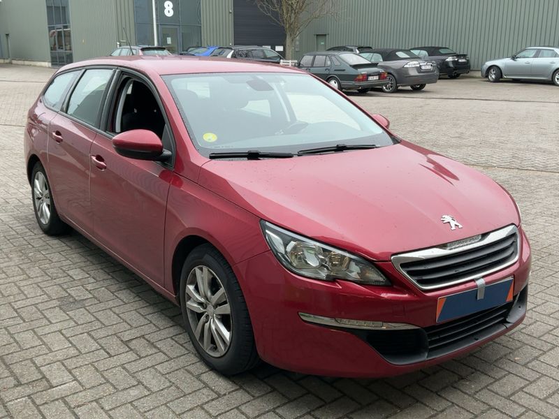 Peugeot 308 1.6 e-HDi Active — zdjęcie 8