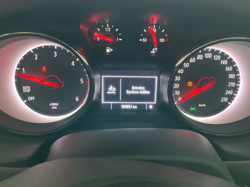Opel Insignia 1.6 CDTI Elite — zdjęcie 13