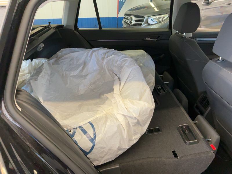 Volkswagen Golf VIII 1.5 eTSI ACT Style — zdjęcie 14