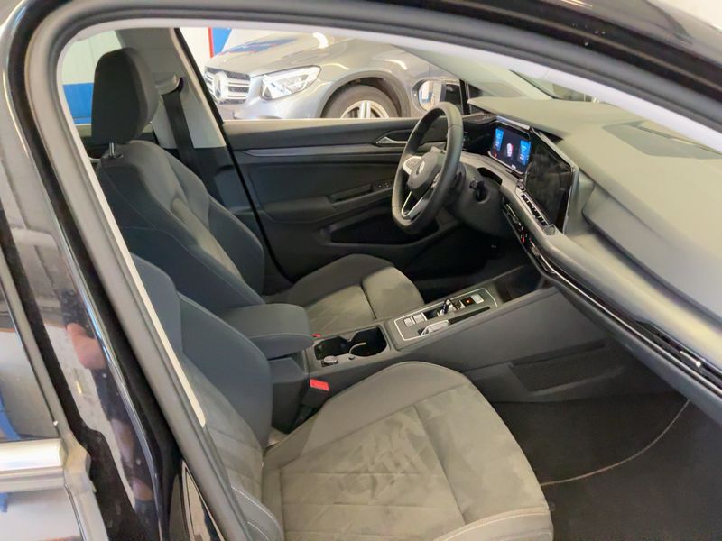 Volkswagen Golf VIII 1.5 eTSI ACT Style — zdjęcie 11