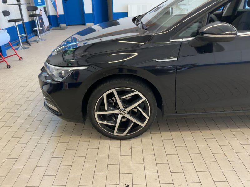 Volkswagen Golf VIII 1.5 eTSI ACT Style — zdjęcie 2