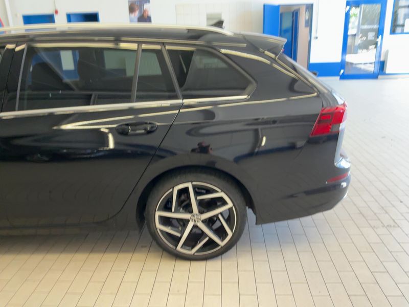 Volkswagen Golf VIII 1.5 eTSI ACT Style — zdjęcie 3