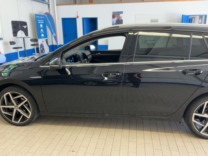 Volkswagen Golf VIII 1.5 eTSI ACT Style — zdjęcie 4