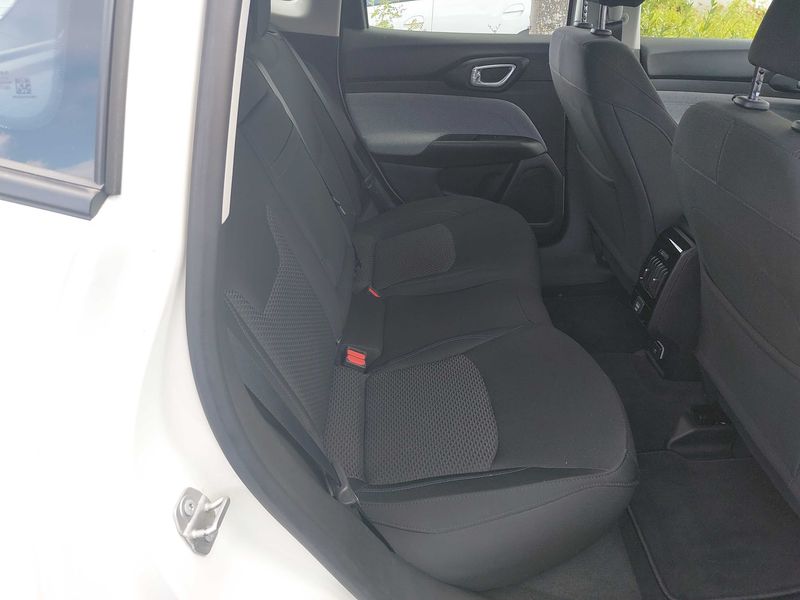 Jeep Compass 1.3 T-GDi Sport FWD — zdjęcie 13