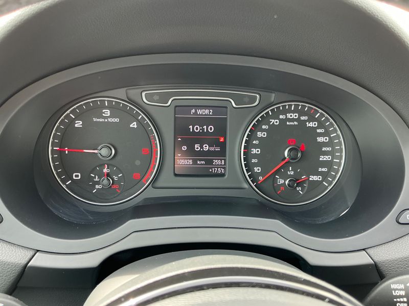Audi Q3 2.0 TDI — zdjęcie 13