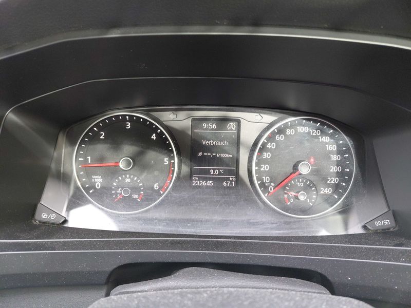 Volkswagen T6 Multivan 2.0 TDI Trendline — zdjęcie 12