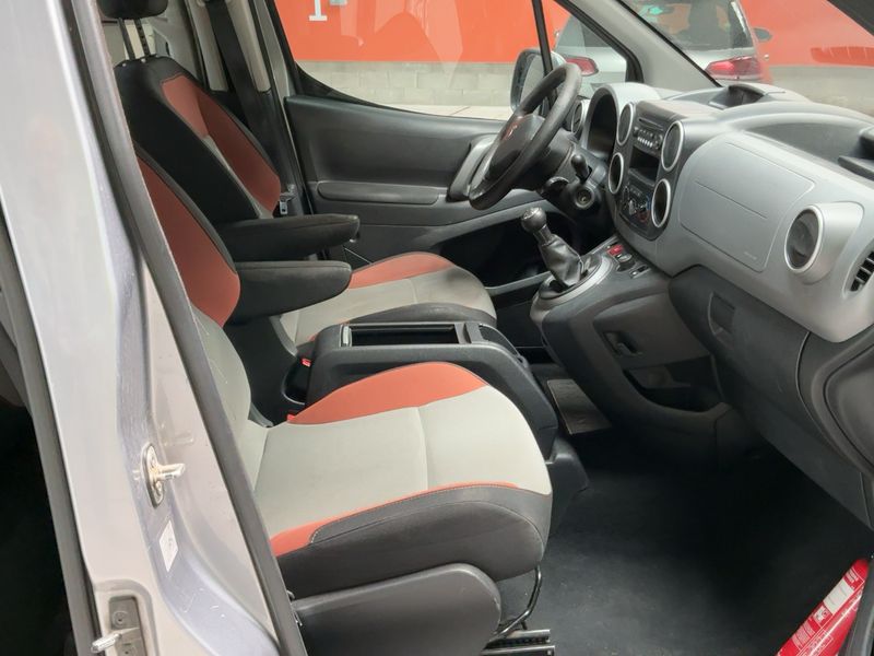 Peugeot Partner 1.6 Blue-HDi L1 Komfort Service Edition — zdjęcie 11