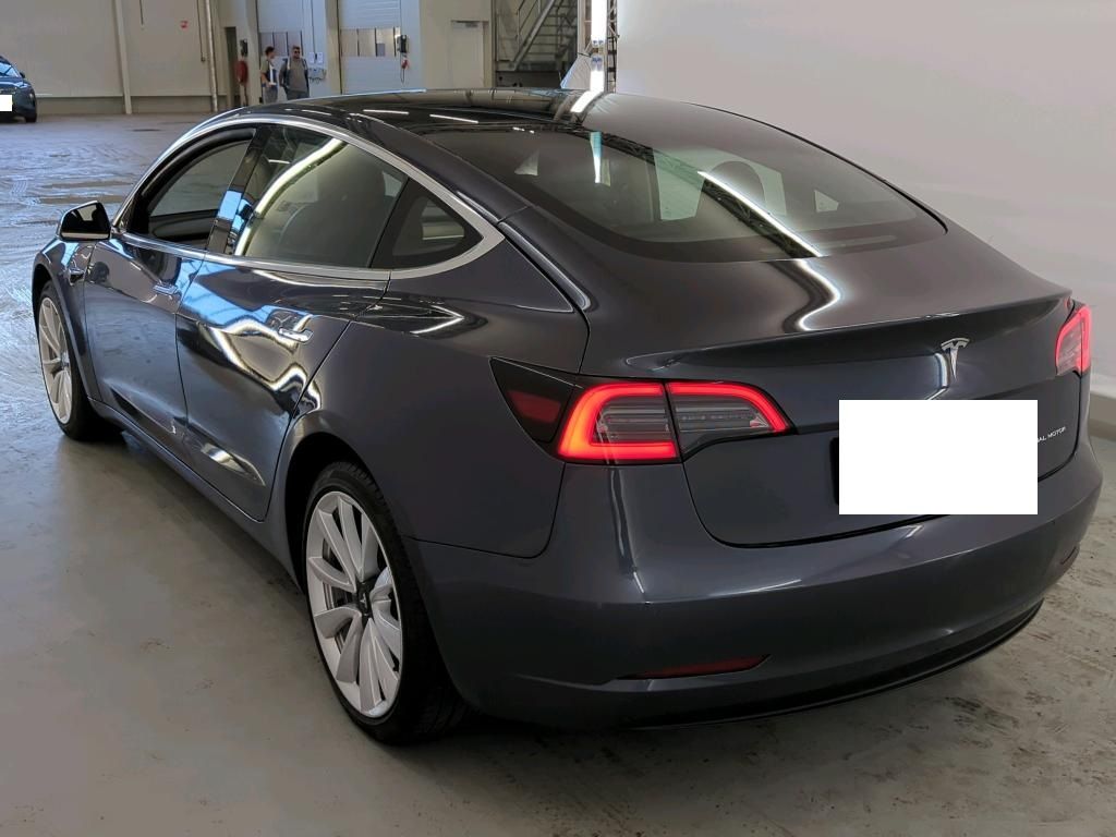 Tesla Model 3 Long Range Dual AWD AWD