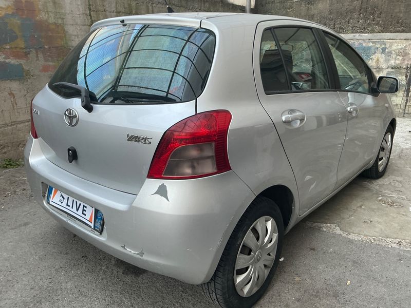 Toyota Yaris 1.3 VVT-i Sol — zdjęcie 2