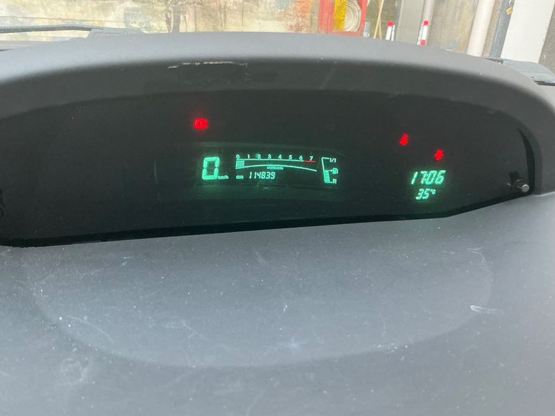 Toyota Yaris 1.3 VVT-i Sol — zdjęcie 4