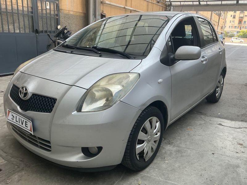Toyota Yaris 1.3 VVT-i Sol