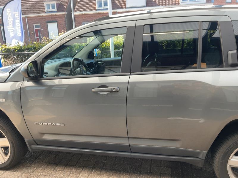 Jeep Compass 2.4 Limited 4x4 — zdjęcie 4