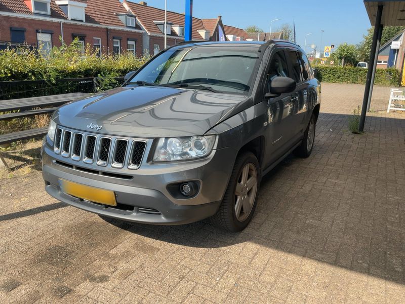 Jeep Compass 2.4 Limited 4x4 — zdjęcie 2