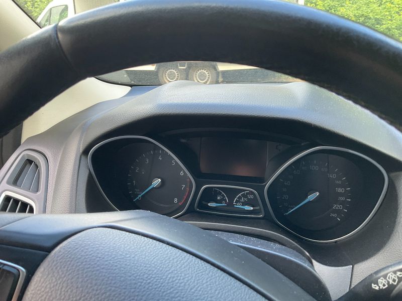 Ford Focus 1.5 EcoBoost Titanium — zdjęcie 13