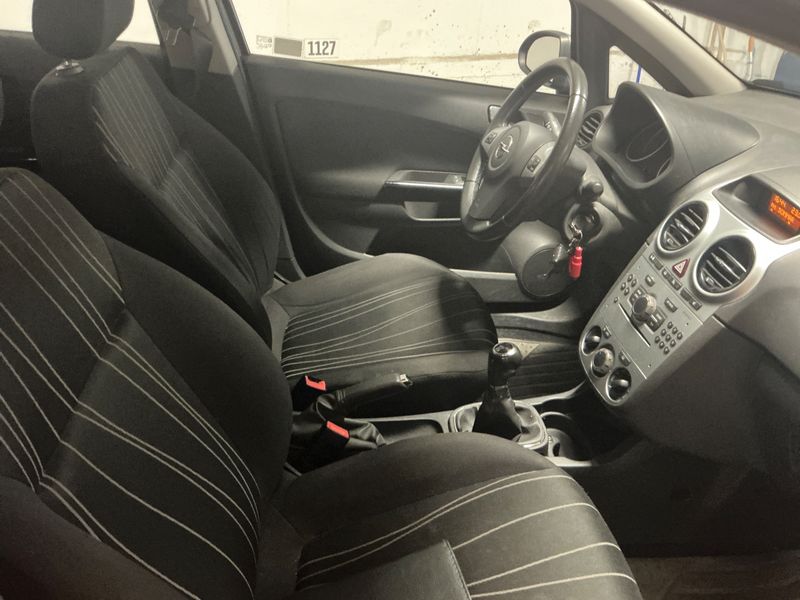 Opel Corsa 1.2 Edition 2009 – снимка 3