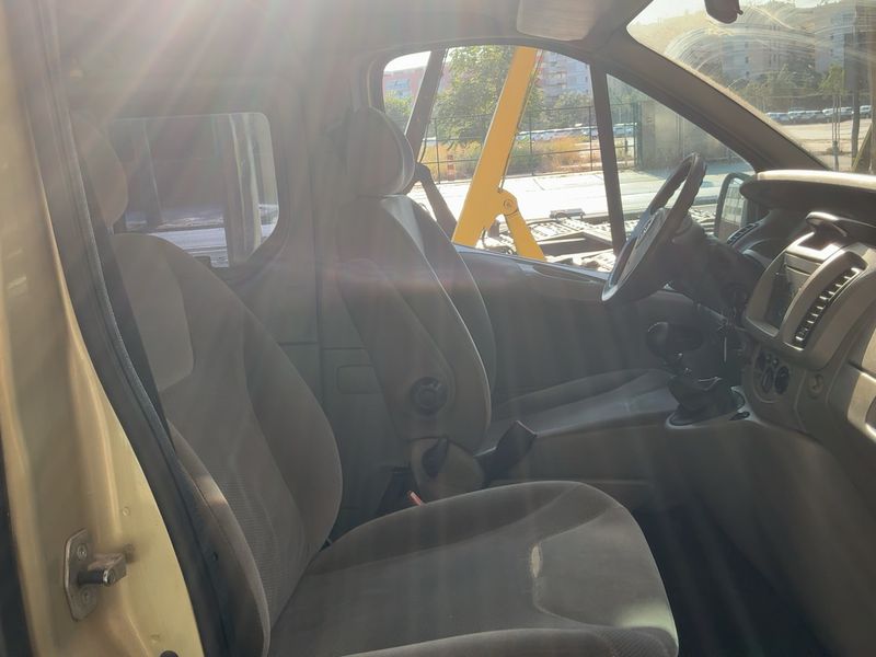 Opel Vivaro 2.5 DTI / CDTI Tour — zdjęcie 11