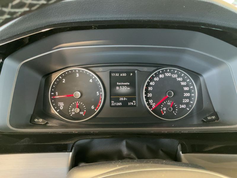 Volkswagen T6 Multivan 2.0 TDI Multivan Generation Six 4Motion — zdjęcie 13