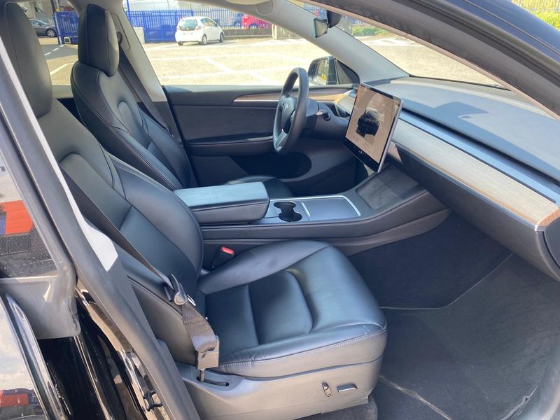 Tesla Model Y Max Range Dual AWD AWD — zdjęcie 10