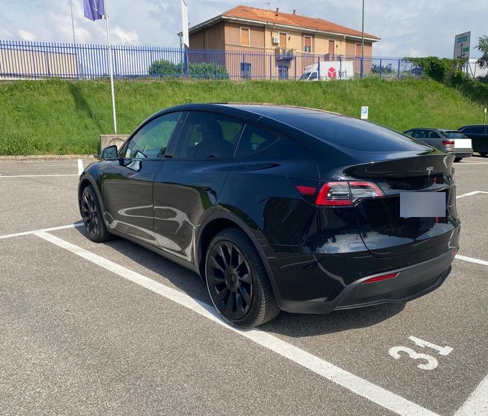 Tesla Model Y Max Range Dual AWD AWD — zdjęcie 3