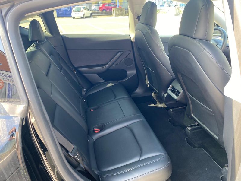 Tesla Model Y Max Range Dual AWD AWD — zdjęcie 14