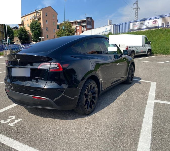 Tesla Model Y Max Range Dual AWD AWD — zdjęcie 5