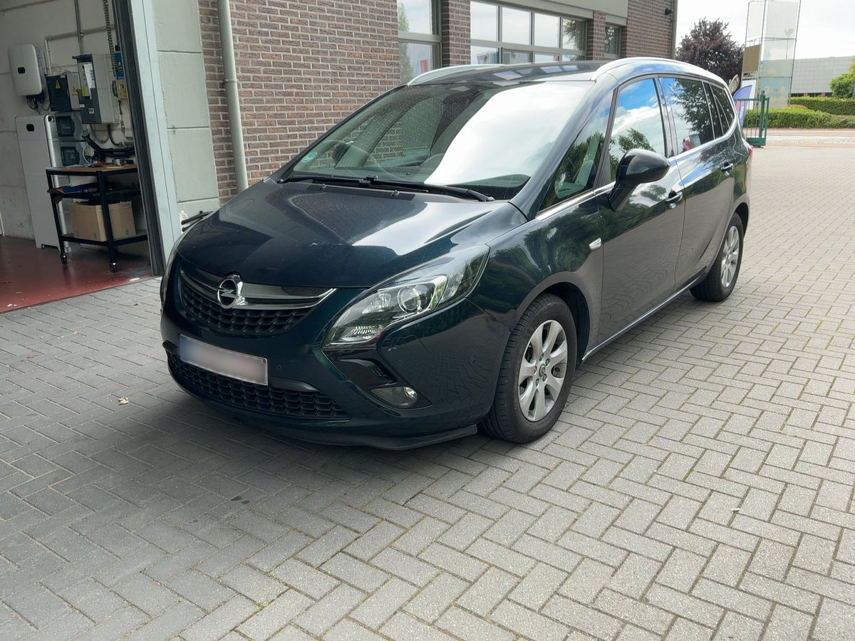 Opel Zafira 2015