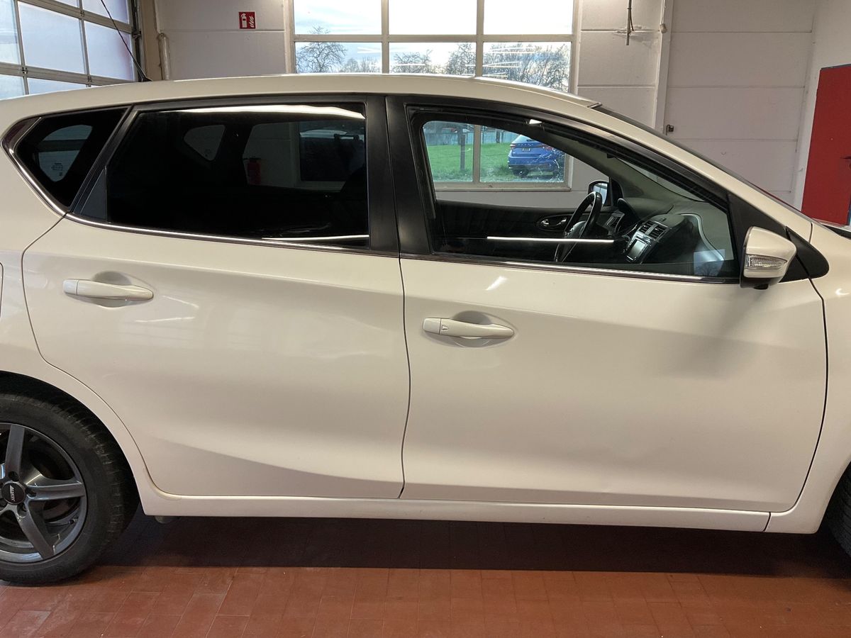 Nissan Pulsar 2018 — photo 11