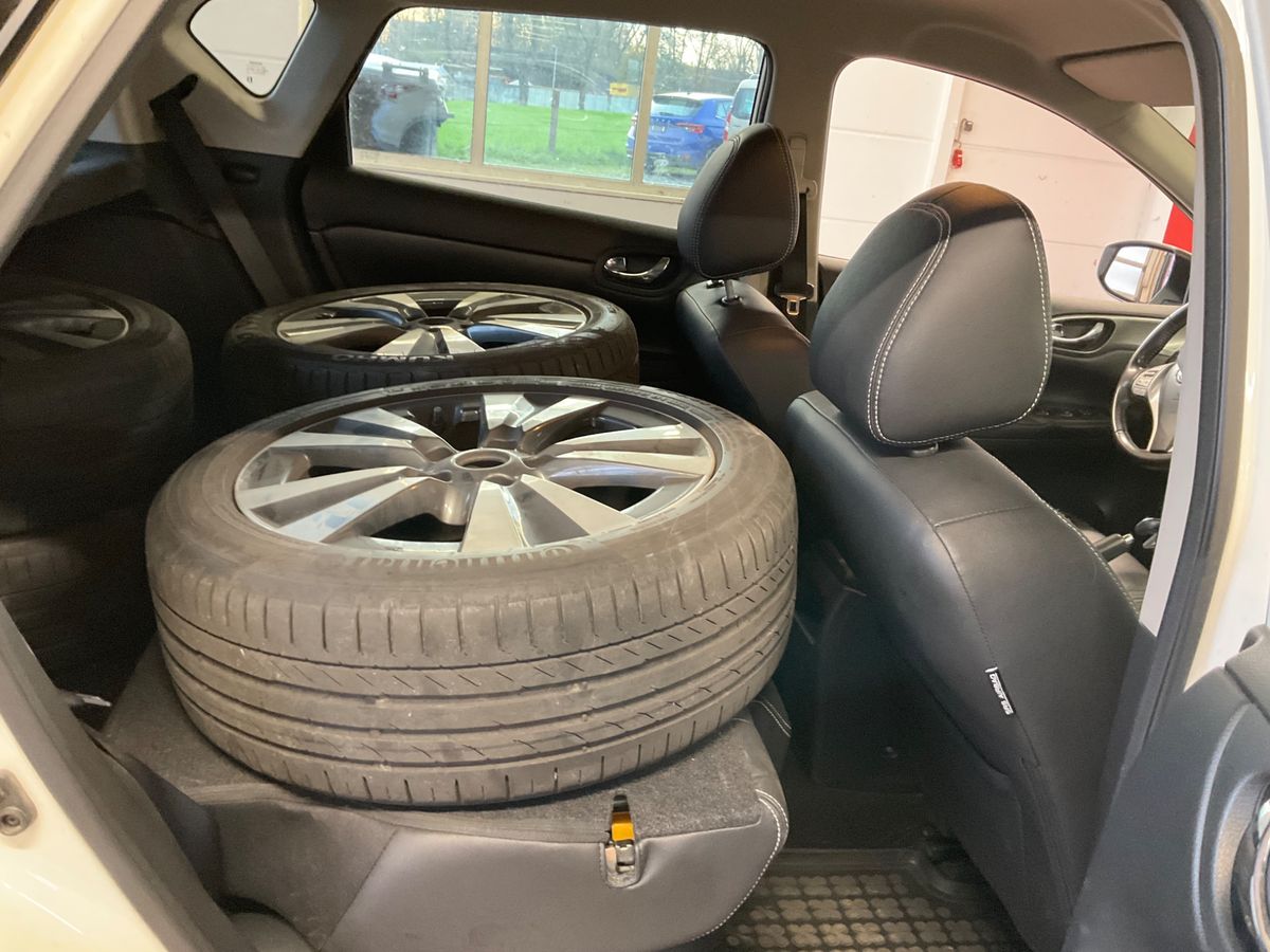 Nissan Pulsar 2018 — photo 21