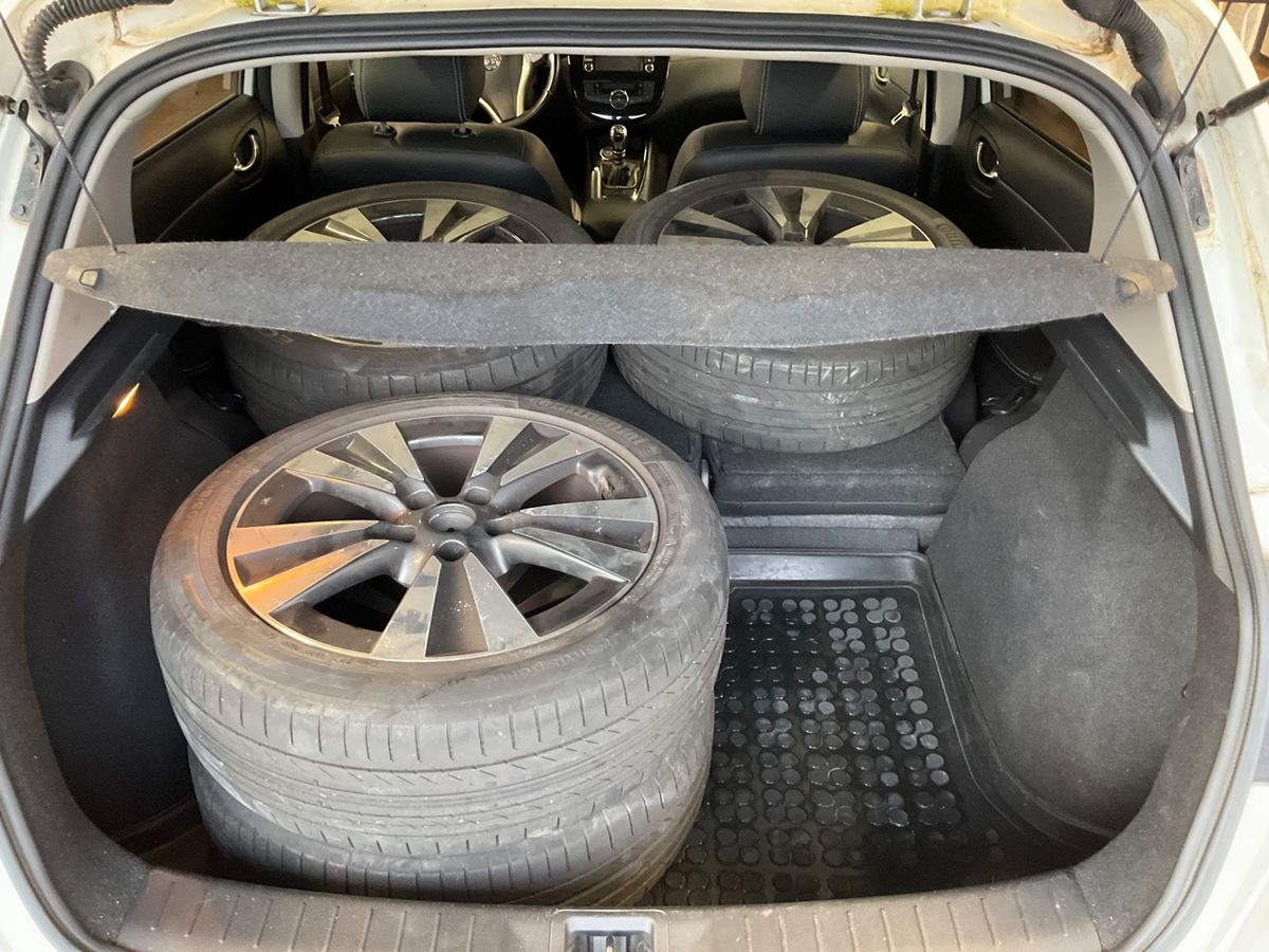 Nissan Pulsar 2018 — photo 16