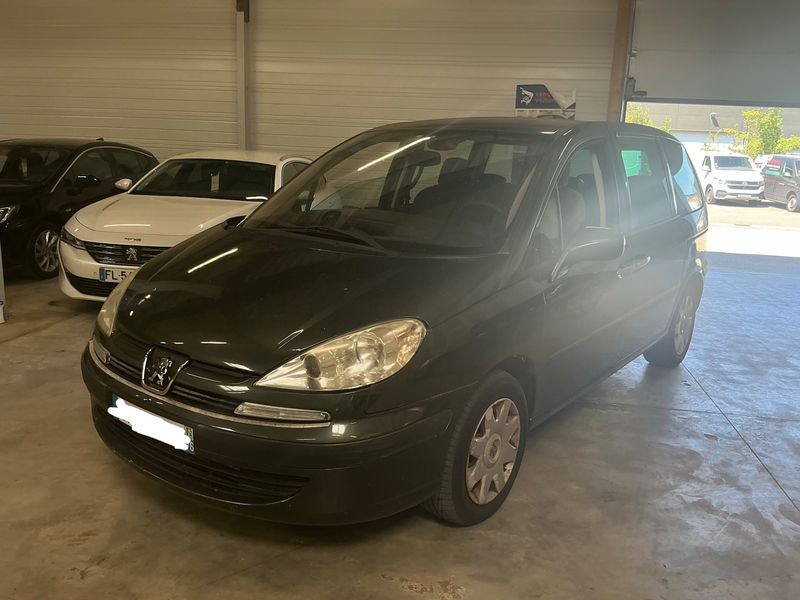 Peugeot 807 2.2 HDi Confort
