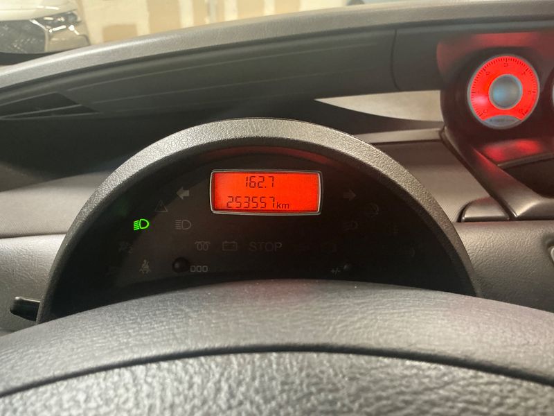 Peugeot 807 2.2 HDi Confort — zdjęcie 4